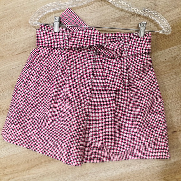 Shorts - Picture 2 of 3